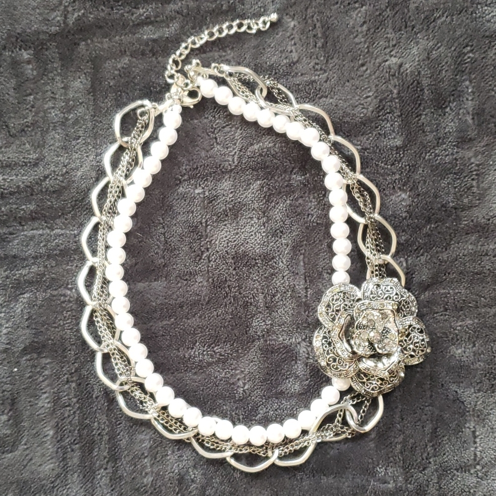 Faux pearl and silver choker